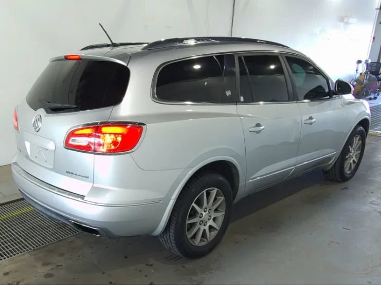 Used 2015 Buick Enclave Leather FWD image 2