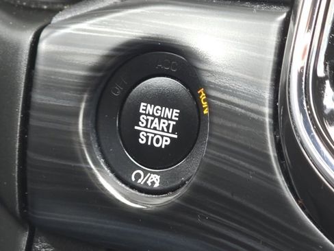 Used 2021 Jeep Grand Cherokee Laredo X image 15