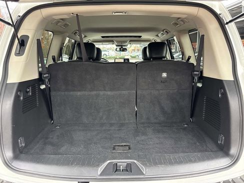 Used 2024 Nissan Armada SL w/ Captain's Chairs Package image 17