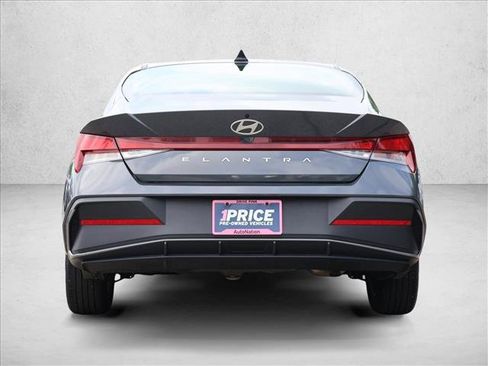 Used 2024 Hyundai Elantra SEL FWD image 6