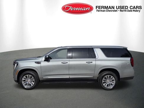 Used 2025 GMC Yukon XL Denali AWD/4WD image 12