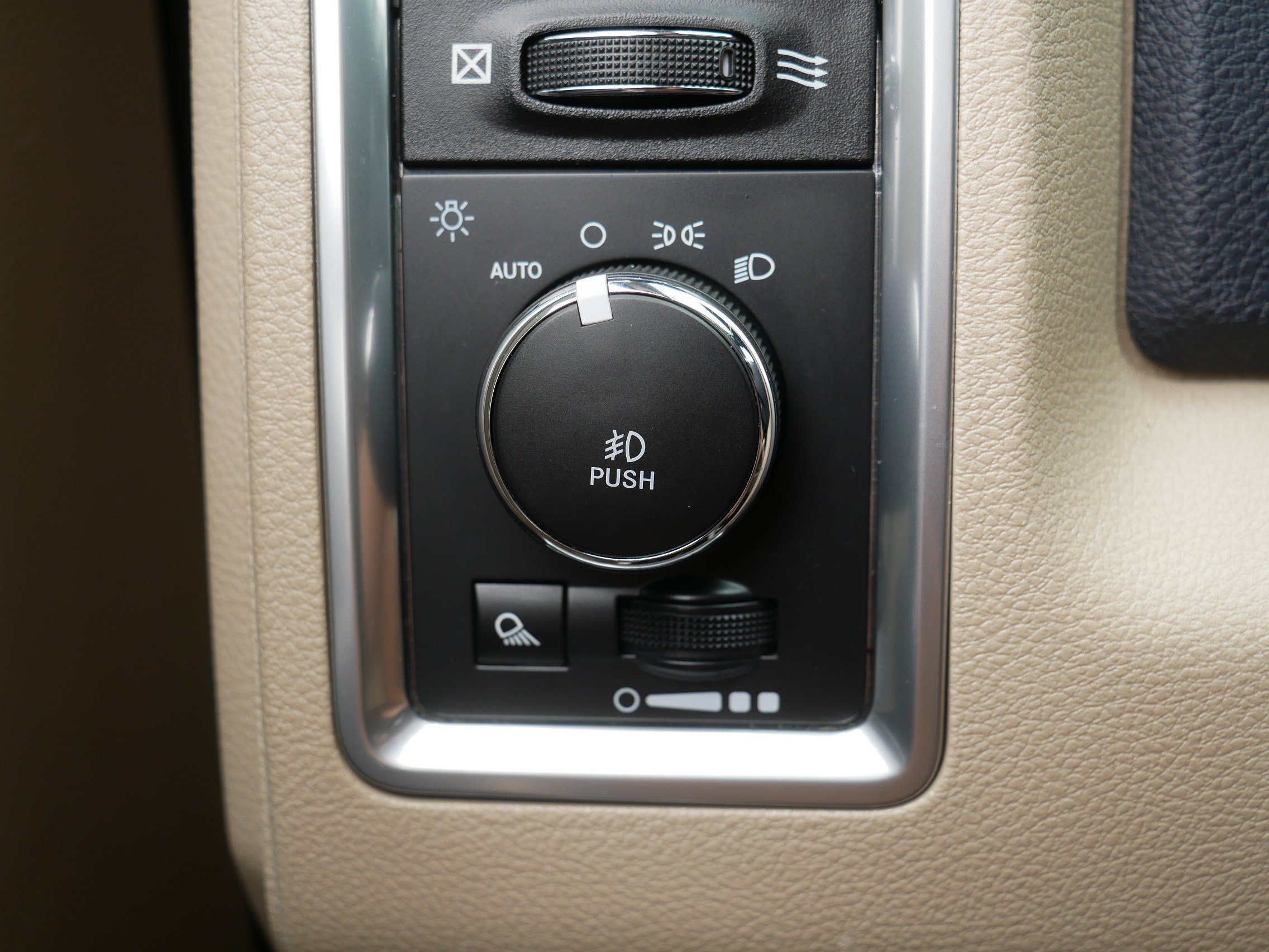 Used 2018 RAM 1500 Limited AWD/4WD image 26