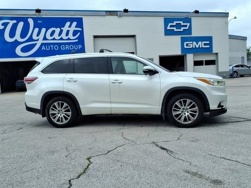 Used 2014 Toyota Highlander XLE AWD/4WD image 28