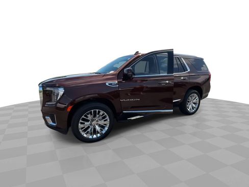 Certified 2022 GMC Yukon SLT w/ SLT Luxury Package AWD/4WD image 4