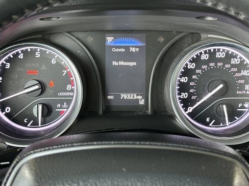 Used 2018 Toyota Camry SE FWD image 23