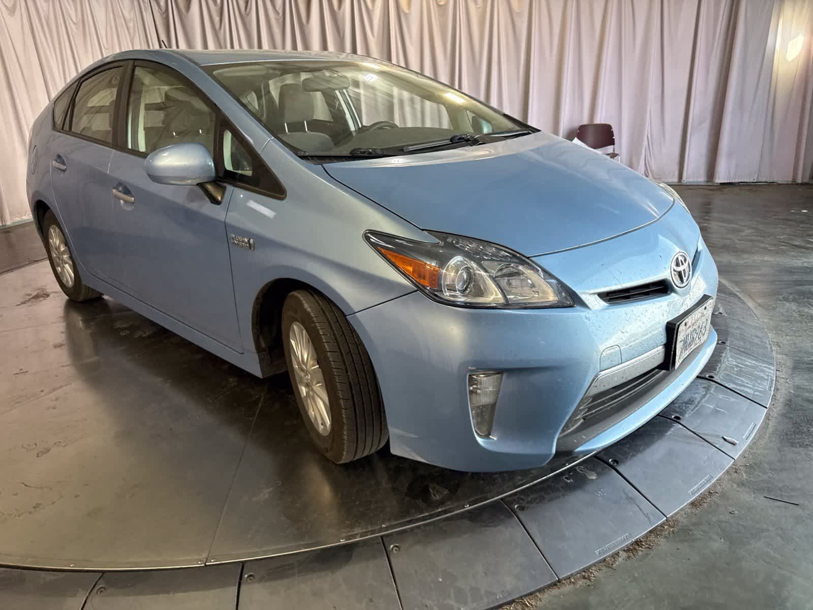 Used 2015 Toyota Prius Prime Plug-In Hybrid FWD image 3