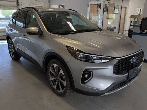 Used 2023 Ford Escape Platinum AWD/4WD image 7