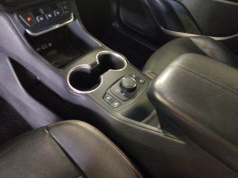 Used 2020 GMC Terrain SLT w/ Preferred Package FWD image 26