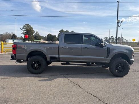 Used 2024 Ford F250 XLT w/ XLT Premium Package image 11