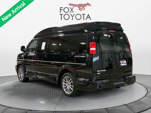 Used 2021 Chevrolet Express 2500 RWD image 4