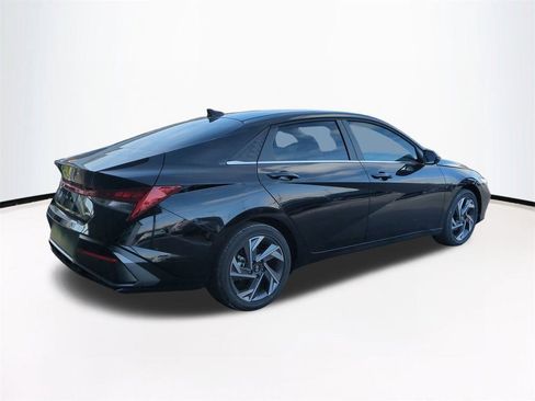 New 2026 Hyundai Elantra Limited image 5