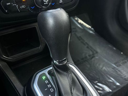 Used 2021 Jeep Cherokee Latitude Plus image 21