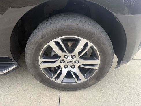 Used 2022 Ford Expedition Max XLT image 28