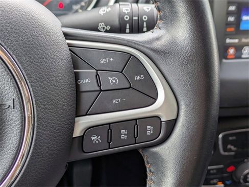 Used 2020 Jeep Compass Latitude image 28