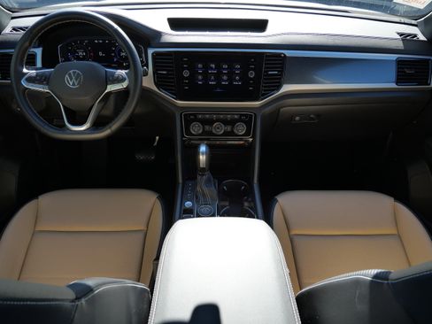 Certified 2022 Volkswagen Atlas Cross Sport SE image 10