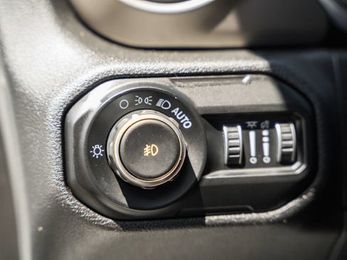 Used 2021 Jeep Wrangler Unlimited Sport AWD/4WD image 39