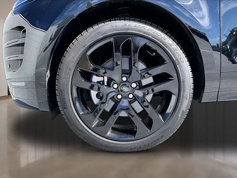 Certified 2024 Land Rover Range Rover Evoque Dynamic SE image 32