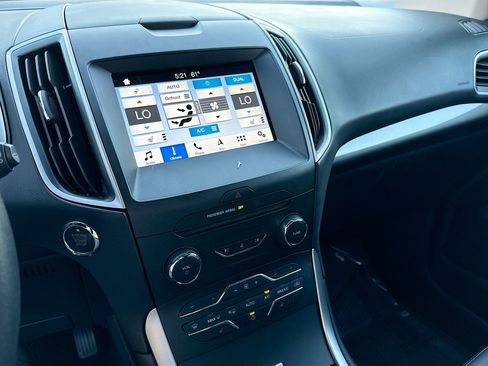 Used 2018 Ford Edge SEL w/ Equipment Group 201A image 34