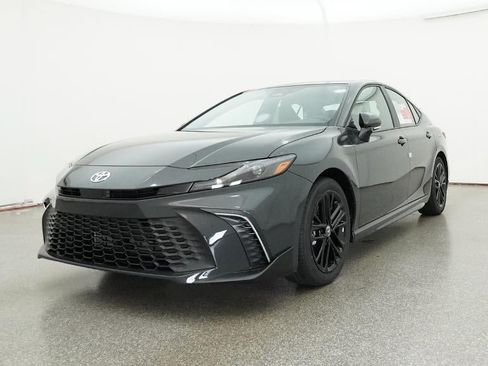 New 2026 Toyota Camry SE FWD image 32