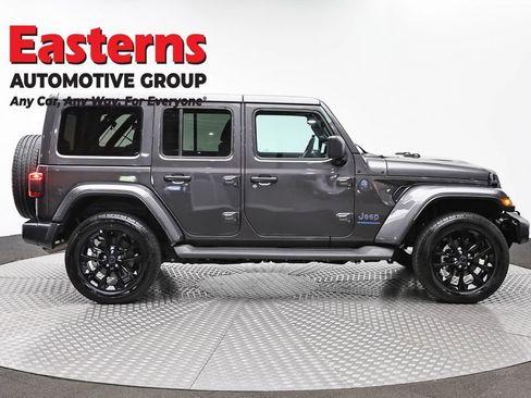 Used 2025 Jeep Wrangler Unlimited Sahara AWD/4WD image 4