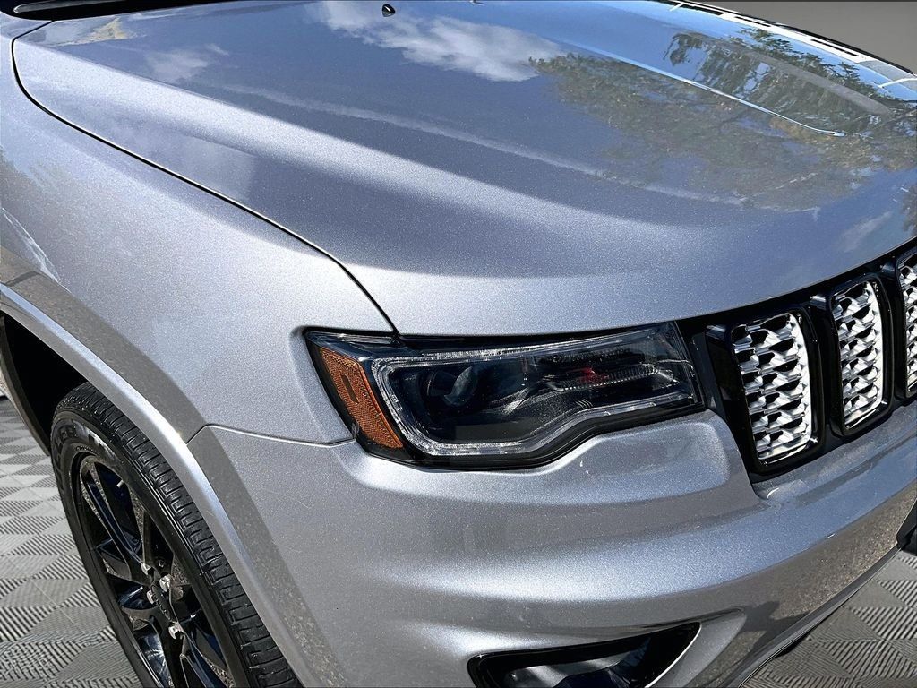 Used 2021 Jeep Grand Cherokee Laredo X AWD/4WD image 32