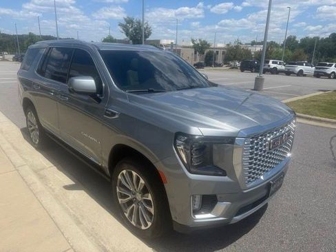 Used 2024 GMC Yukon Denali w/ Denali Reserve Package AWD/4WD image 4