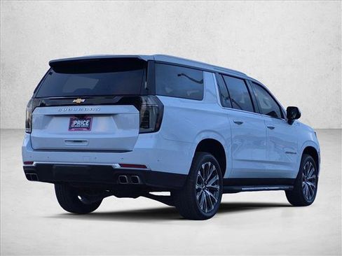 Used 2026 Chevrolet Suburban High Country RWD image 5