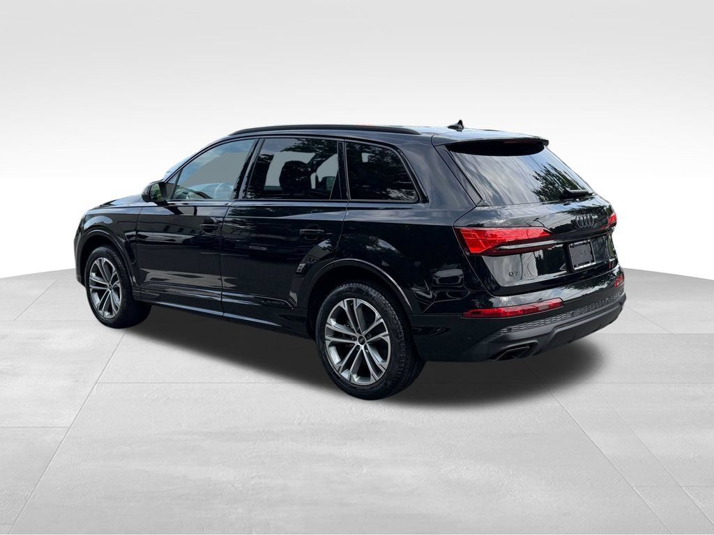 Used 2025 Audi Q7 2.0T Premium w/ Convenience Plus Package AWD/4WD image 5