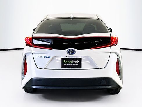 Used 2018 Toyota Prius Prime Premium image 7