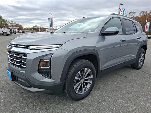 Certified 2025 Chevrolet Equinox LT w/ Convenience Package II image 3