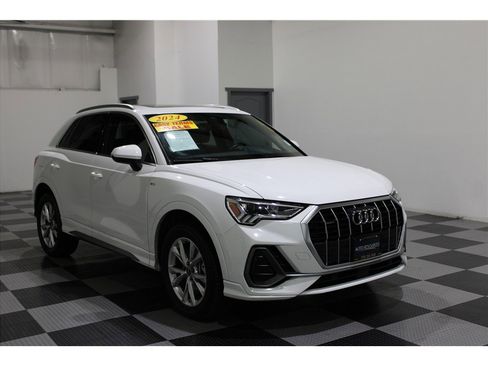Used 2024 Audi Q3 2.0T Premium image 3