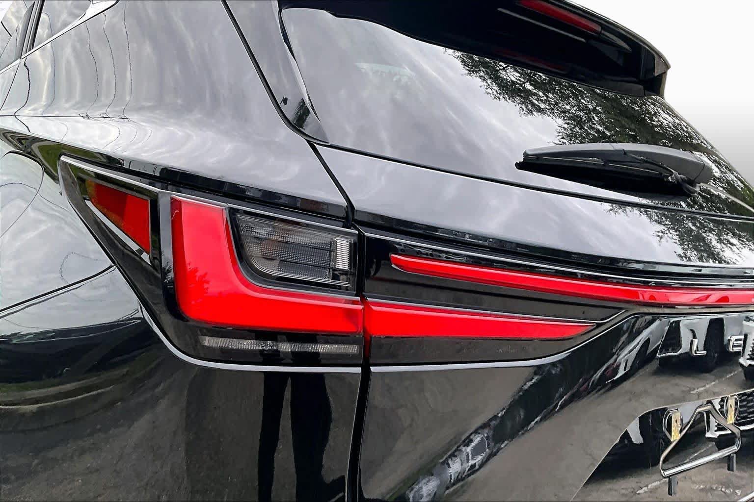 Used 2025 Lexus NX 250 FWD w/ Accessory Package (Z2) image 29