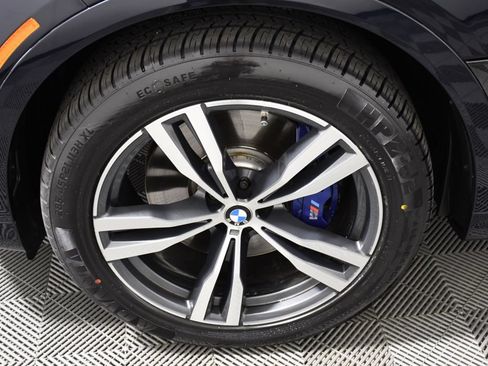 Used 2021 BMW X7 M50i w/ Cold Weather Package AWD/4WD image 11