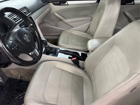 Used 2013 Volkswagen Passat TDI SE FWD image 13