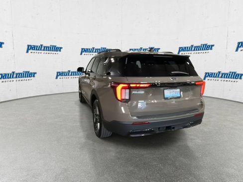 Used 2026 Ford Explorer ST-Line w/ ST-Line Street Pack AWD/4WD image 9