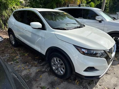 Used 2020 Nissan Rogue Sport S FWD image 2