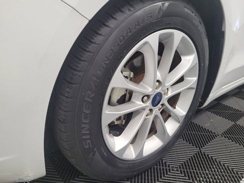 Used 2020 Ford Fusion SE FWD image 31