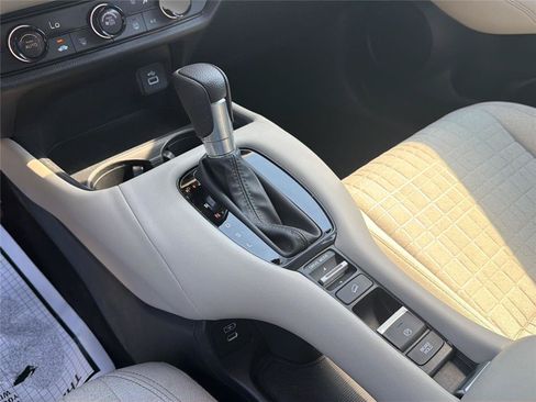 Used 2024 Honda HR-V LX image 22