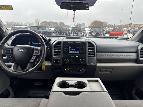 Used 2017 Ford F550 2WD Crew Cab Super Duty image 28