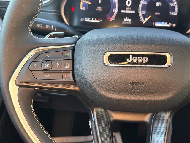 Used 2025 Jeep Grand Cherokee L Altitude AWD/4WD image 21