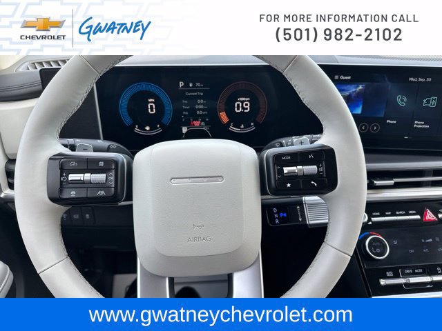 Used 2025 Hyundai Santa Fe SEL FWD image 16