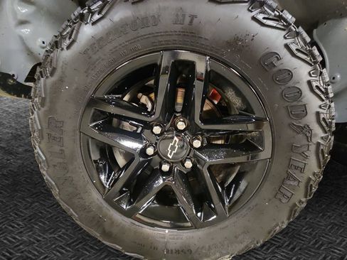 Used 2024 Chevrolet Silverado 1500 Custom Trail Boss AWD/4WD image 12