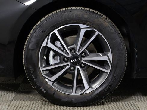 Used 2024 Kia Forte LXS w/ LXS Technology Package FWD image 20