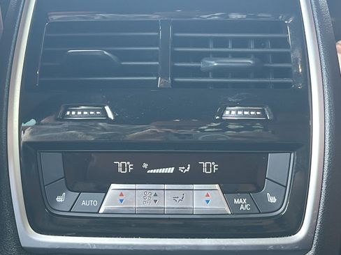 Used 2024 BMW X7 M60i image 13