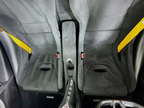 Used 2024 McLaren 750S image 21