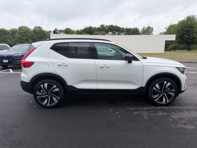 Used 2024 Volvo XC40 B5 Plus w/ Climate Package AWD/4WD image 5