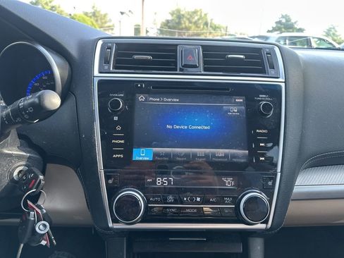 Used 2018 Subaru Outback 2.5i Premium AWD/4WD image 19