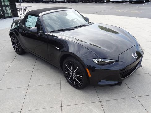 New 2026 MAZDA MX-5 Miata Grand Touring w/ Weather Package RWD image 33