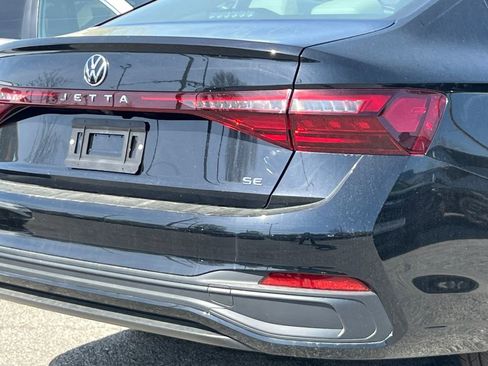New 2026 Volkswagen Jetta SE image 5