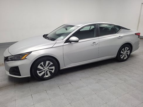 Used 2023 Nissan Altima 2.5 S FWD image 2